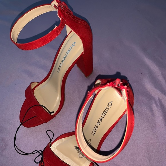 Red Heels - Picture 2 of 4